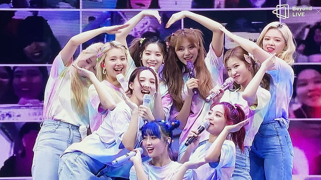 Twice- World In A Day Concert!