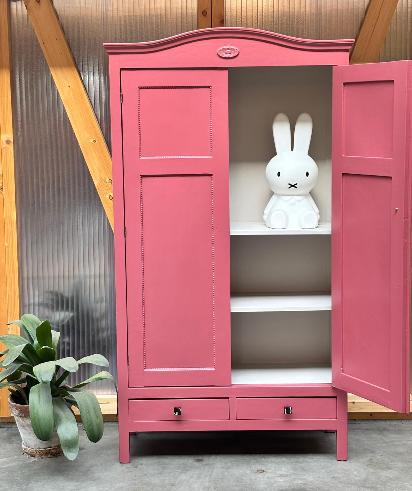 Kast *George* met prachtige details