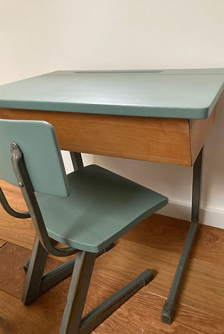 Vintage kinderbureau