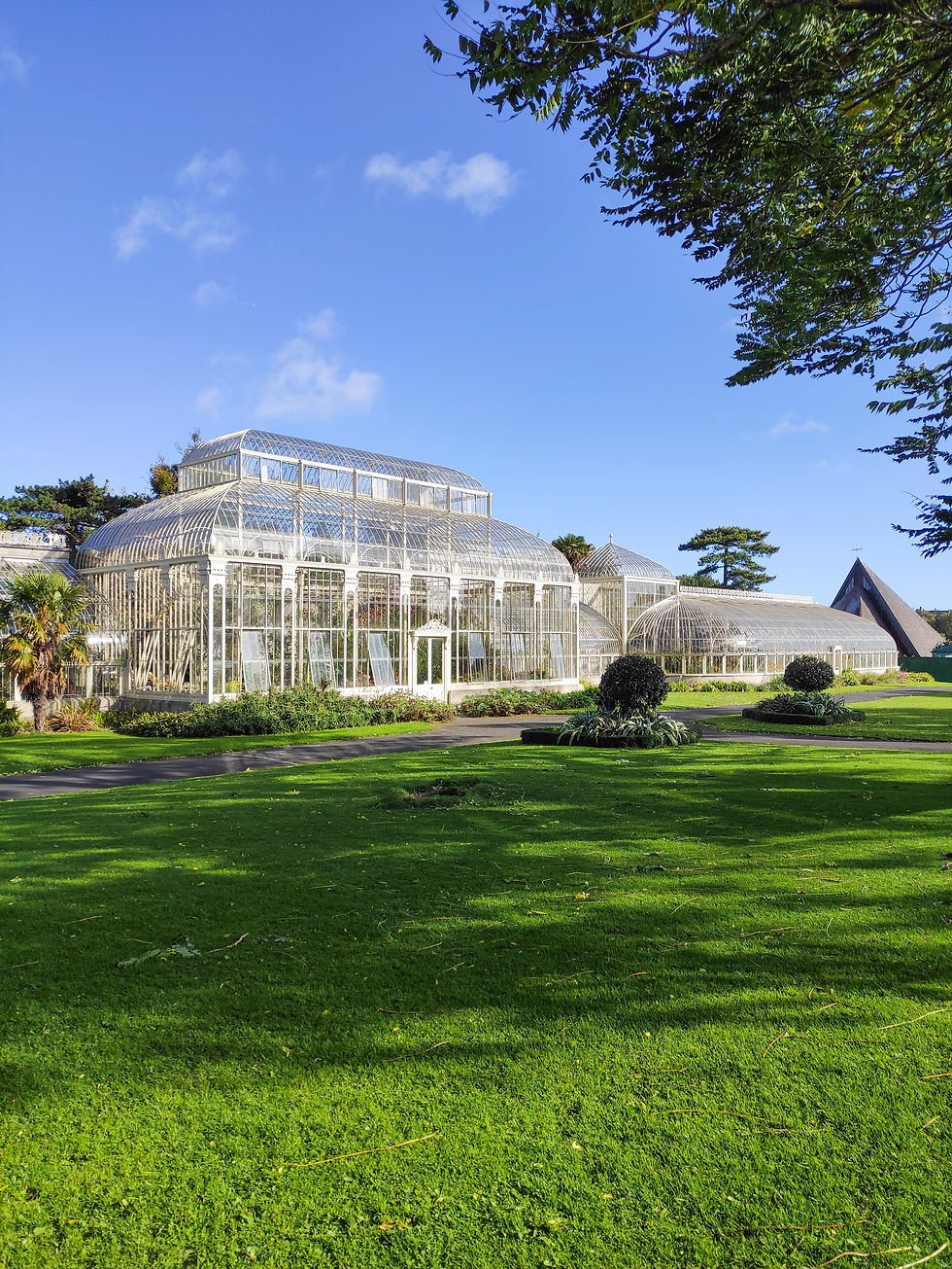 With over 15.000 plant species the Botanic Gardens have so much to offer