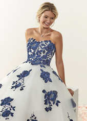 Caroline size 12