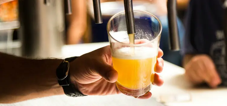 Quem tem o costume de beber cerveja sabe que é muito difícil tomar apenas uma latinha e isso pode ser um grande problema
