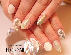 __ご常連様のジェル💅_ホワイトとシルバーで_お洒落に仕上がりました❇❇_薬指は訳ありでショートに⚠_#ネイル#ジェルネイル#ジェル#スカルプ#スカルプチュア#フット#フットジェル#nail#ネ