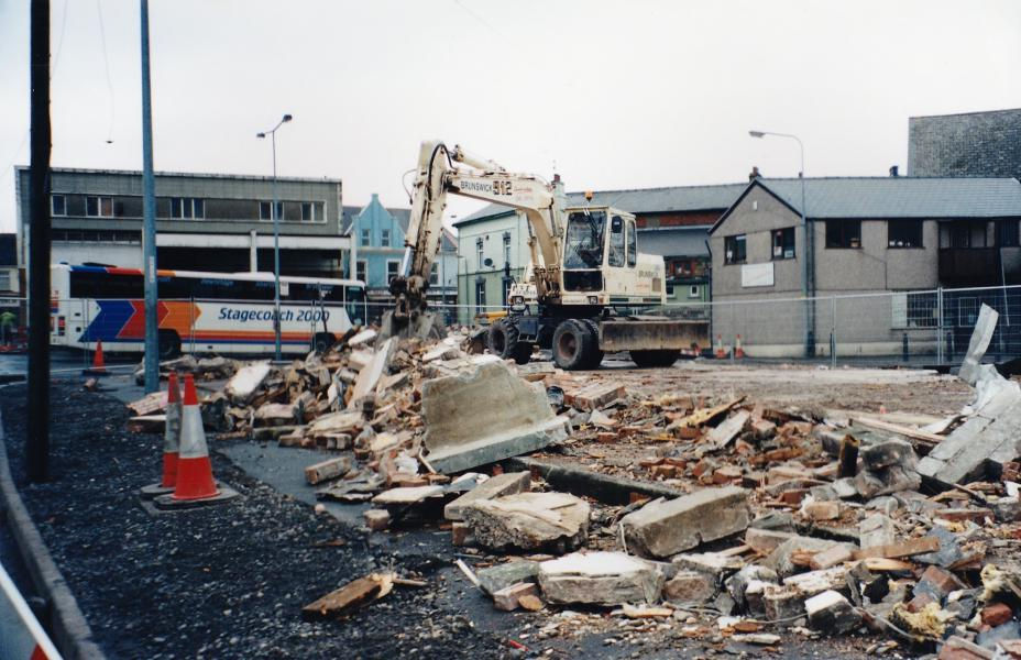 Bus Stat Demolition Feb 2000 (2)