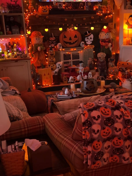 Bring Back the 90s: Easy Retro Halloween Decorating Ideas
