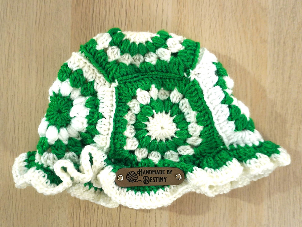 Green & White Ruffle Hat (Small)