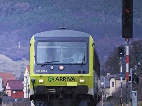 Přímé spojení Prahy s Trenčínem aneb první soukromý dopravce na Vlárské dráze