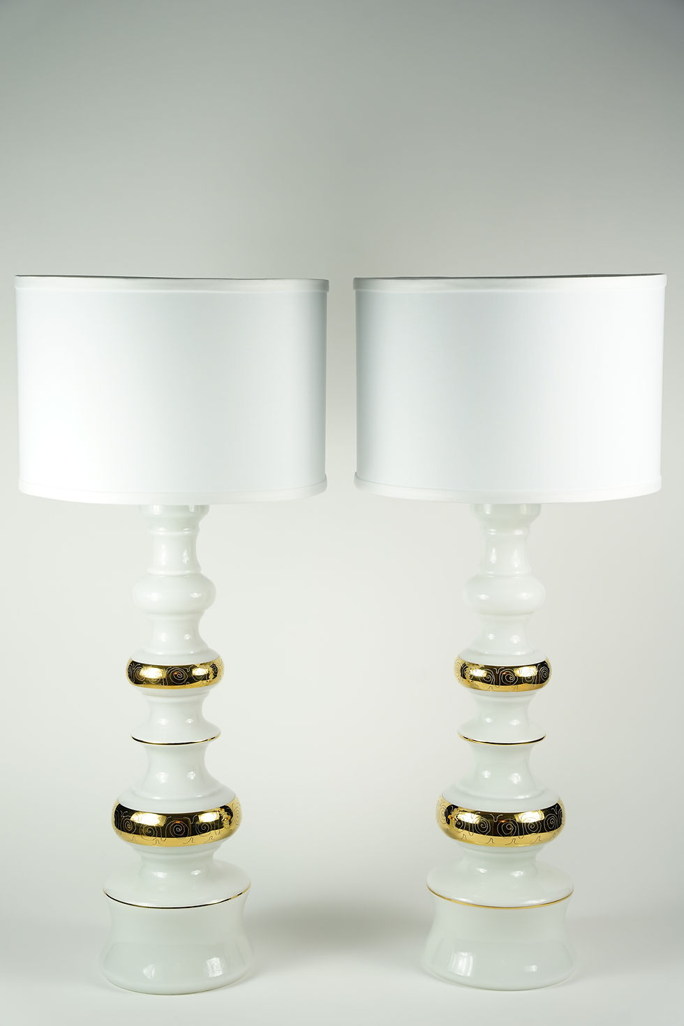 Thumbnail: White glass with gold pattern, Rosdala Lamps, 1970 Sweden