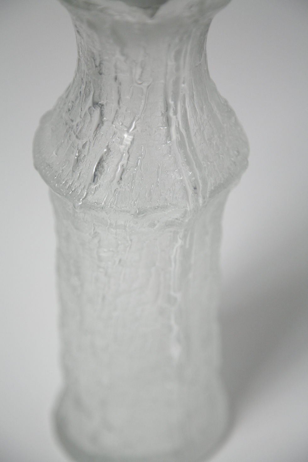 Thumbnail: Pair of Timo Sarpaneva Lamps Clear Glass with a Bark of a Tree Texture ,Finland