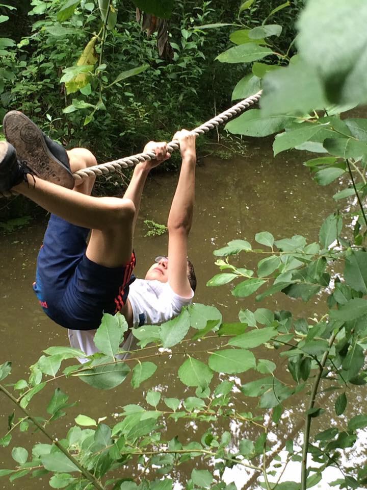 Spelen in de natuur.