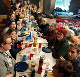 senioren weekend ontbijten groepsfoto