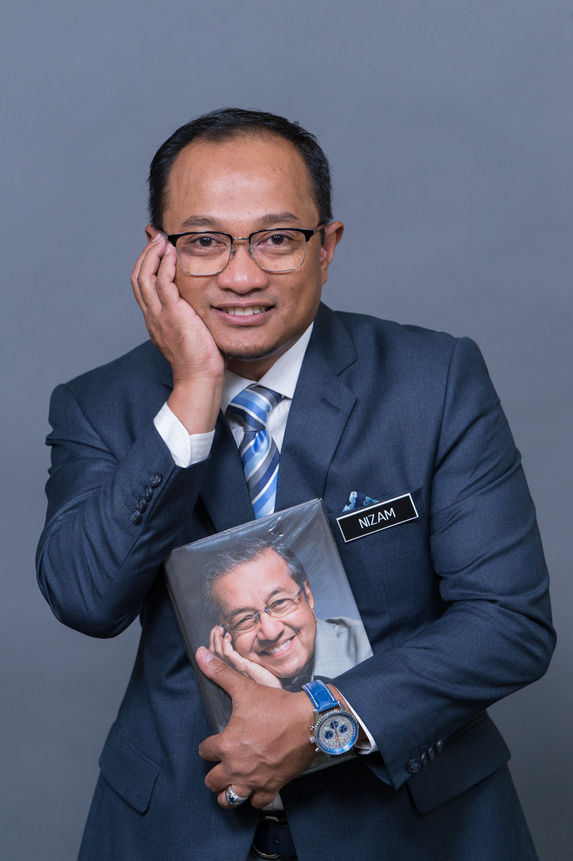 Mohd Nizam Morad
Corporate Profile Photo by KZ Creative Photography
KL event photographer /
Kuala Lumpur event photographer