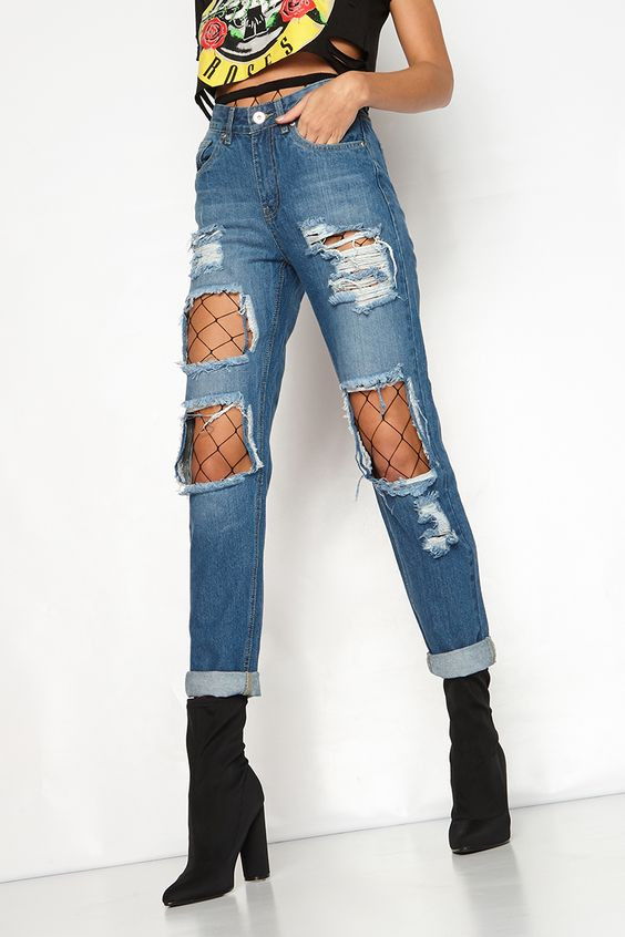 3 Ways to Style Fishnet Tights