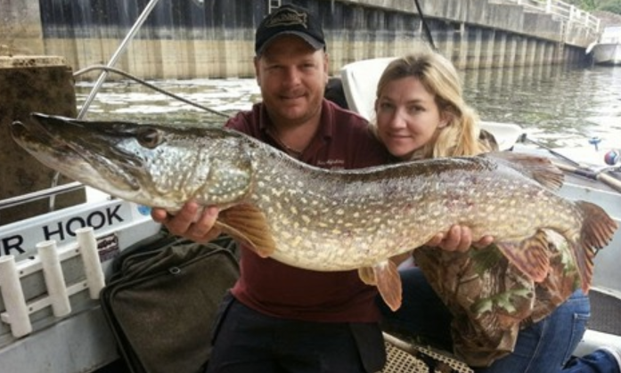 London Pike FIshing, River Thames