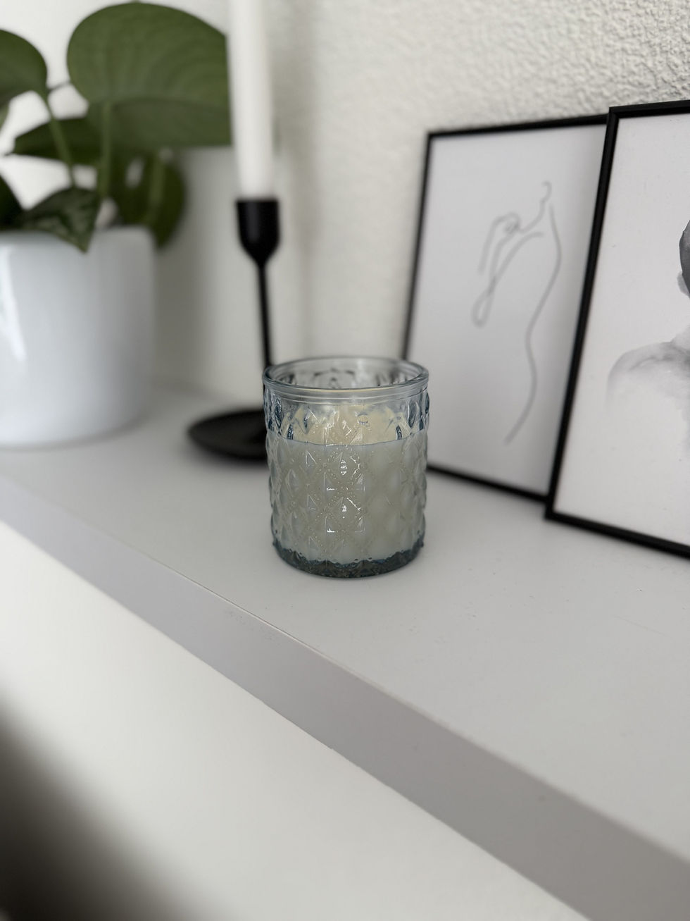 Duftkerze Clean Cotton im blauen Glas mit Holzdeckel