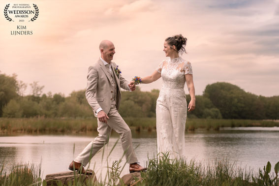 Trouwreportage buiten op een mooi plekje in de natuur