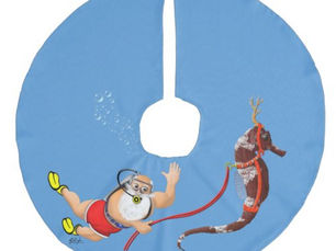 Top 5! Scuba Diving Santa and Seahorse Faux Linen Tree Skirt