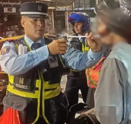 ​La Alcaldía de Medellín ha intensificado sus esfuerzos para combatir la conducción bajo los efectos del alcohol, implementando nuevas estrategias y recursos tecnológicos en 2025.