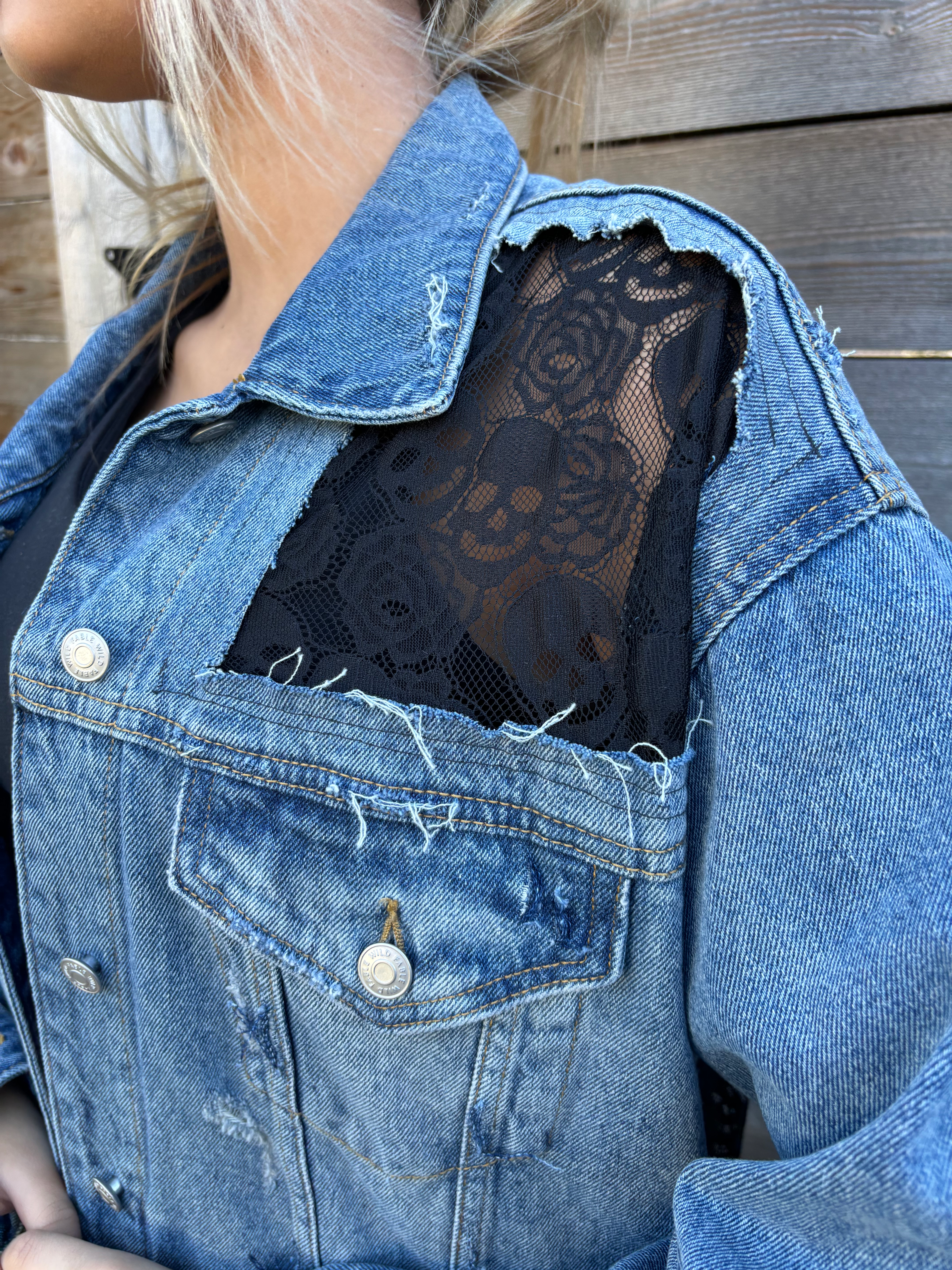 Jagged Threads Black Skulls - Women's Large