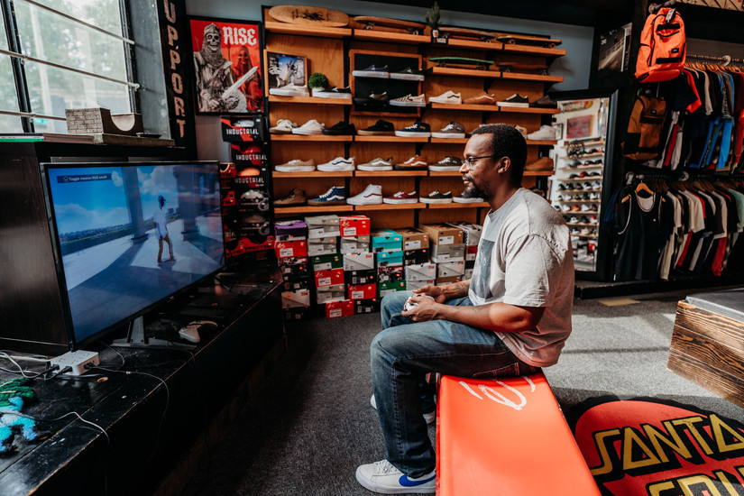 If your looking for a business that has video games Rise Skate Shop has it. When your looking to get out of the house and hang out somewhere meet Rise Skate Shop. This is a great place to get out of the house when you are bored.