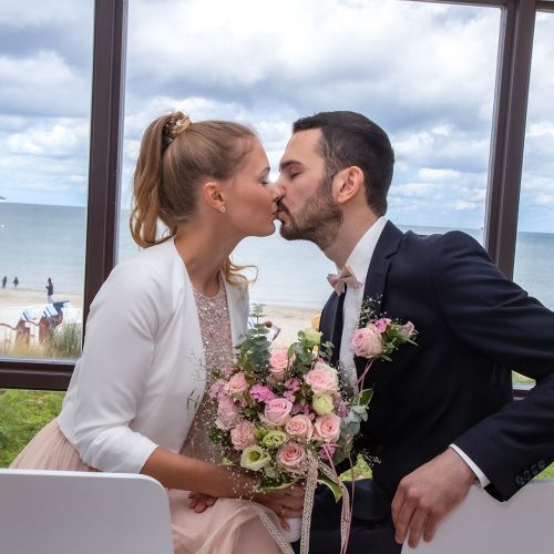 Rettungsturm Binz Standesamt Müther Turm heiraten am Strand auf Rügen