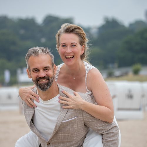 Vju Hotel Rügen heiraten an der Ostsee, Hochzeitsfotografie Rügen, Hochzeitsshooting am Strand von Göhren
