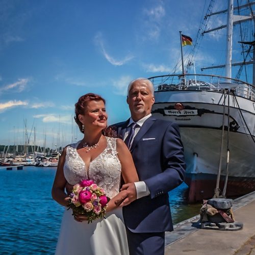Heiraten in Stralsund, Hochzeit auf der Gorch Fock 1 im Hafen der Hansestadt Stralsund, Hochzeitsfotografie
