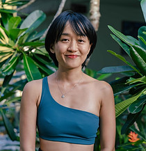 trang-truong-naia-hoi-an-yoga-teacher.jpg