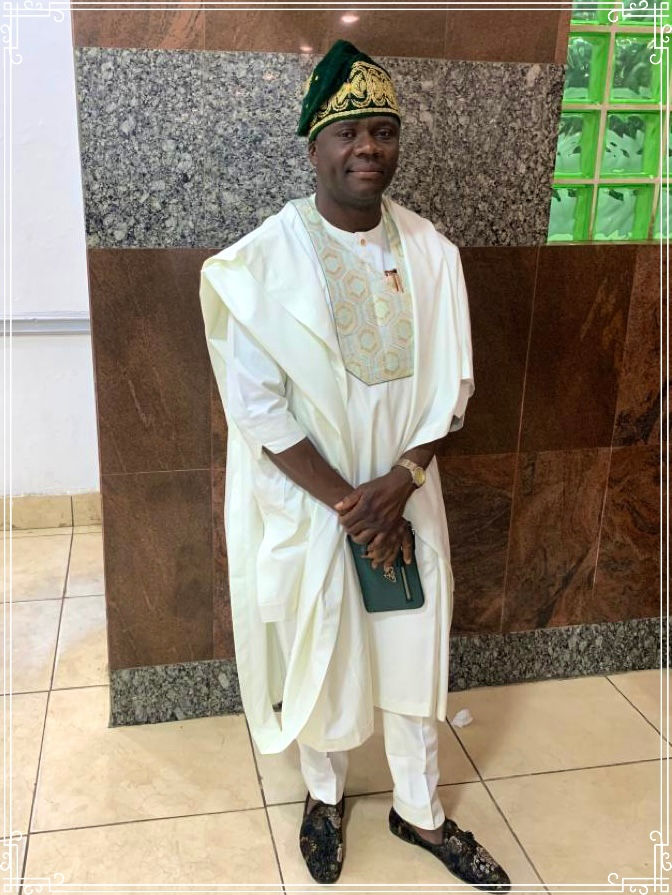 Thumbnail: A man wearing Nigerian Agbada
