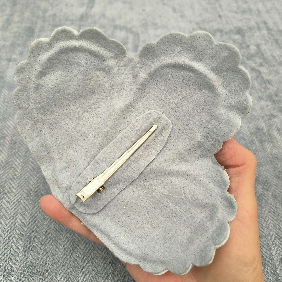 Thumbnail: Velvet shaped fascinator 