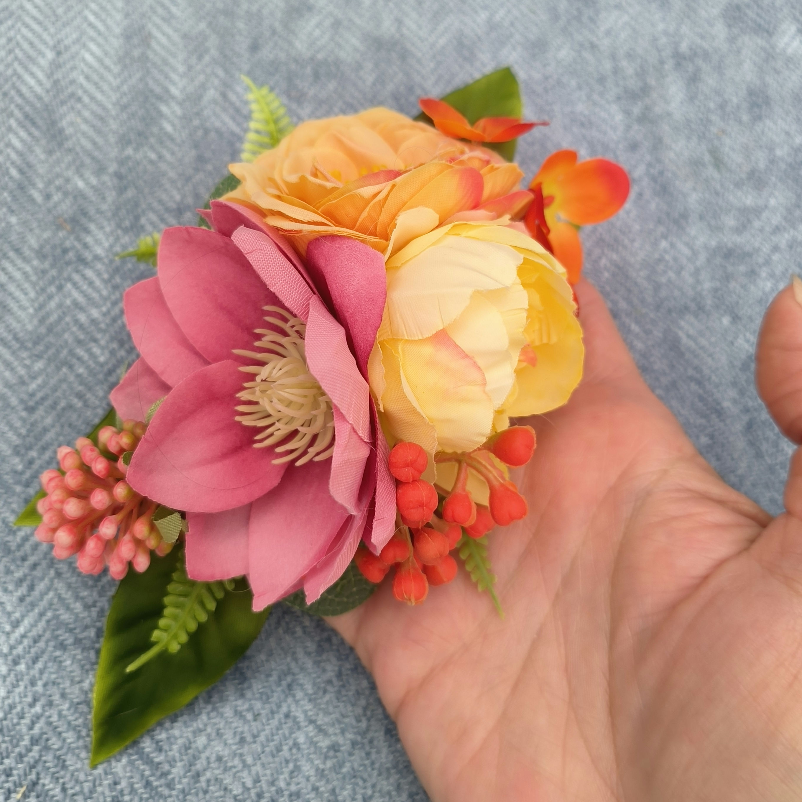 Vibrant colours hairflower 