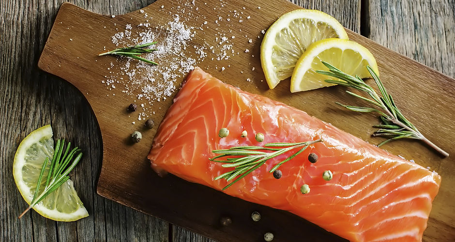 salmon with lemons