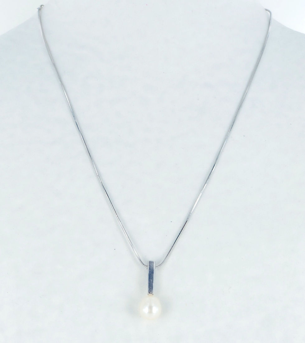 Thumbnail: Silver pearl necklace 