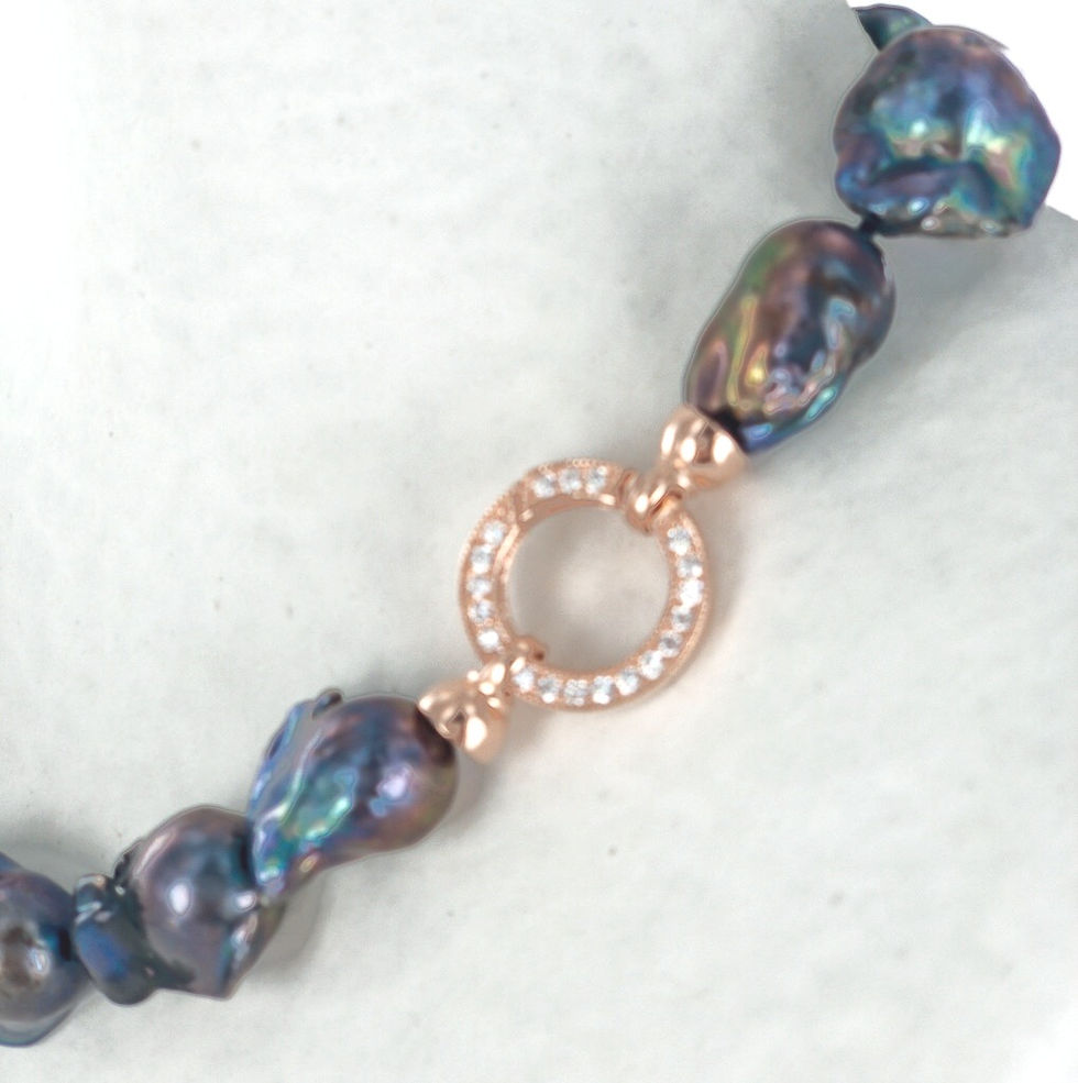 Thumbnail: Black baroque pearl rose gold clasp necklace