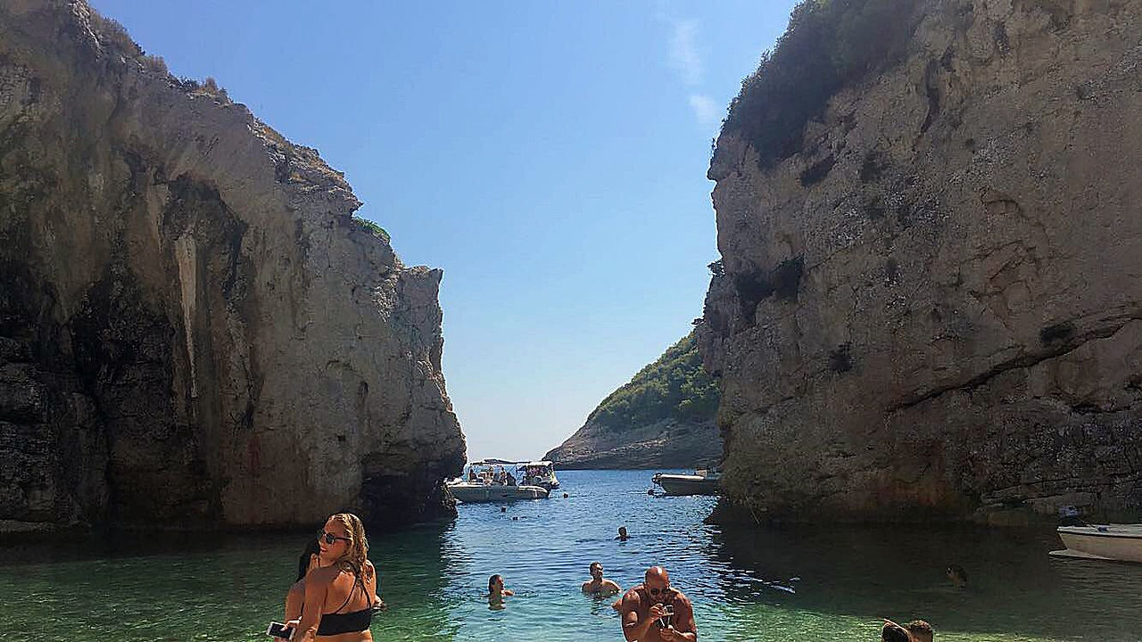 Stiniva Bay