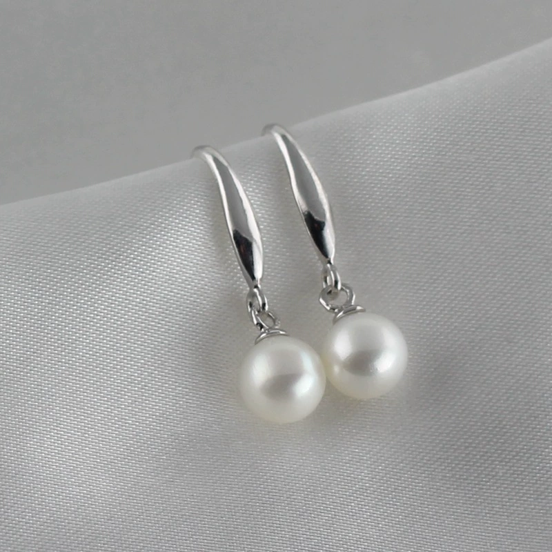 Pearl Reverie Freshwater Pearl Stud Earrings – 4-5mm
