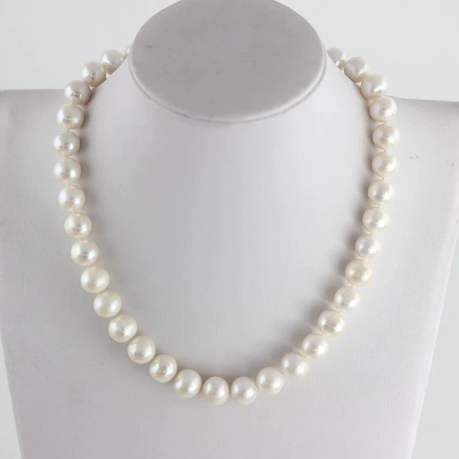 Ivory Glow Near-Round Freshwater Pearl Necklace – 11mm
