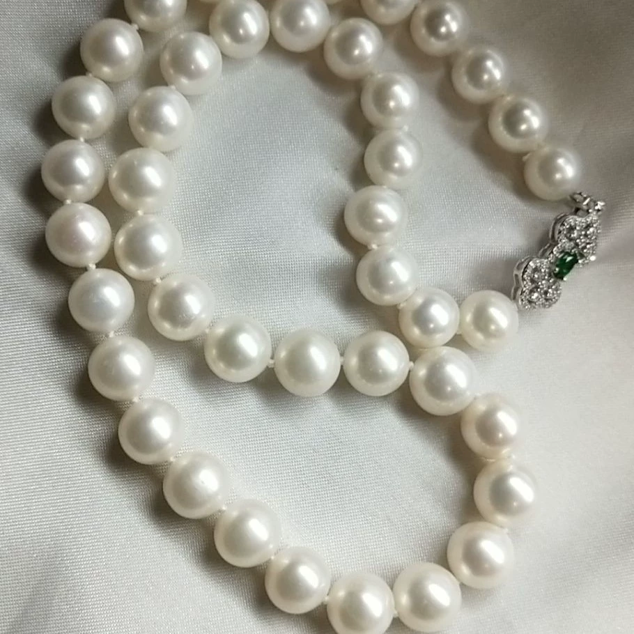 Quiet Elegance Freshwater Pearl Necklace – 10mm