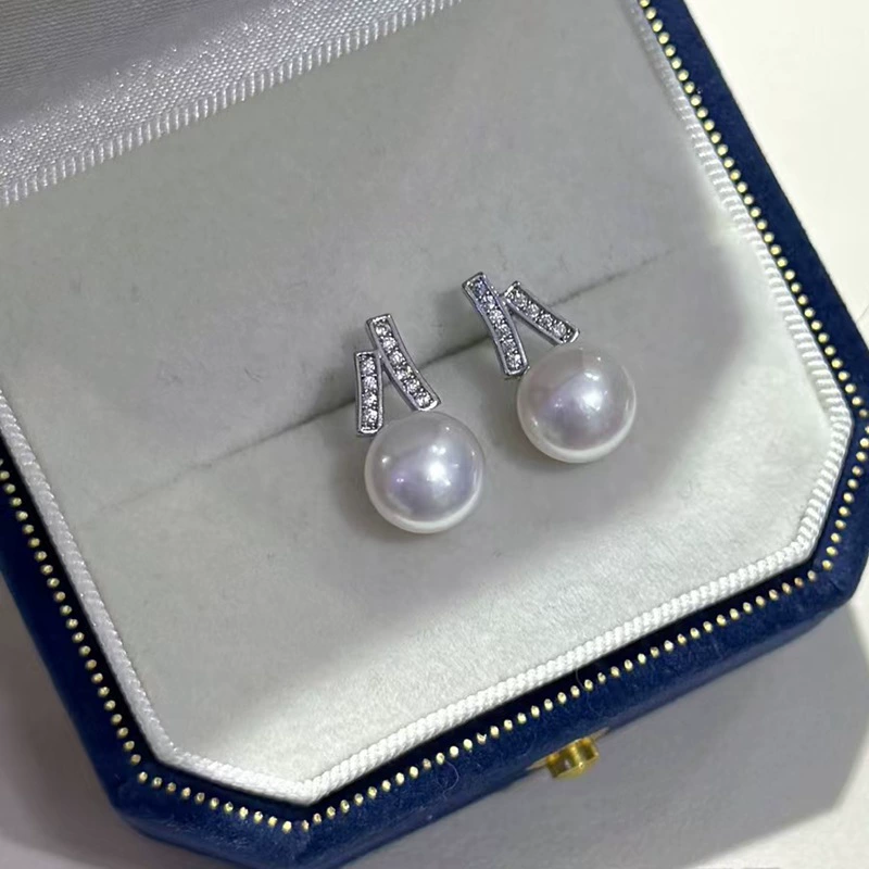 Ivory Glow Button Pearl Freshwater Pearl Stud Earrings