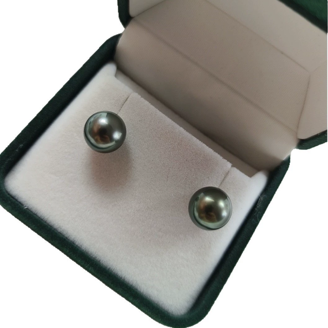 Quiet Elegance Midnight Freshwater Pearl Stud Earrings
