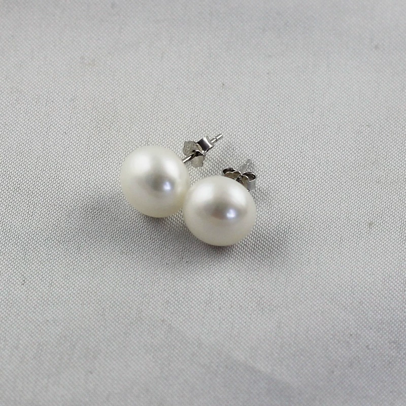 Gentle Halo Button Pearl Freshwater Pearl Stud Earrings – 7-8mm