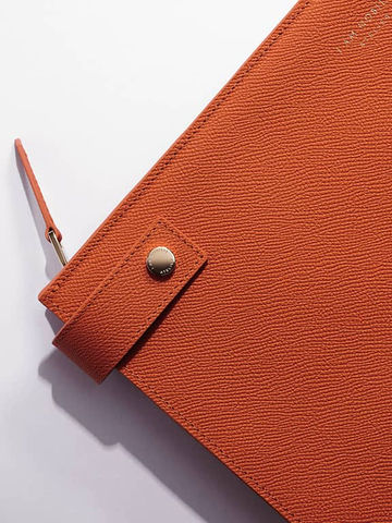 I am Nobilis Atelier Attaché luxury pouch in Persimmon calf leather