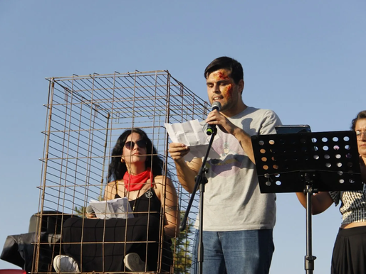 Alsancak'ta Hayvan Hakları Mitingi: 'Kanun İptal Edilsin' Çağrısı Kafesten Yapıldı