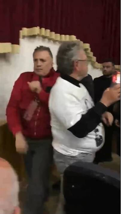 ADD Foça Kongresinde Şovmen Doğanay Gerginliği