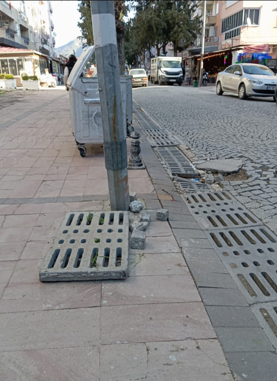 Çukurlar Konuşuyor, Vatandaş İsyanda: Bergama’da Yol Tepkisi Büyüyor