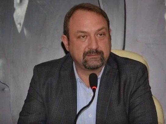 Utku Gümrükçü sahaya indi! İlk temas Soyer ve Yetişkin cephesiyle