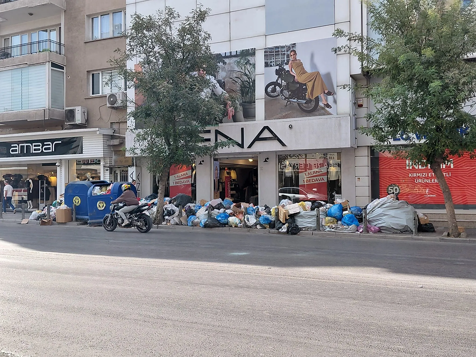 Buca’da çöp krizi: Yedinci günde koku ve tepki büyüyor!