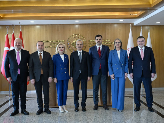 İzmir için Ankara’da dev çıkartma: Projeler masaya yatırıldı!