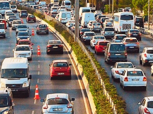 İzmir trafiği felç oldu, Büyükşehir açıklama geldi.