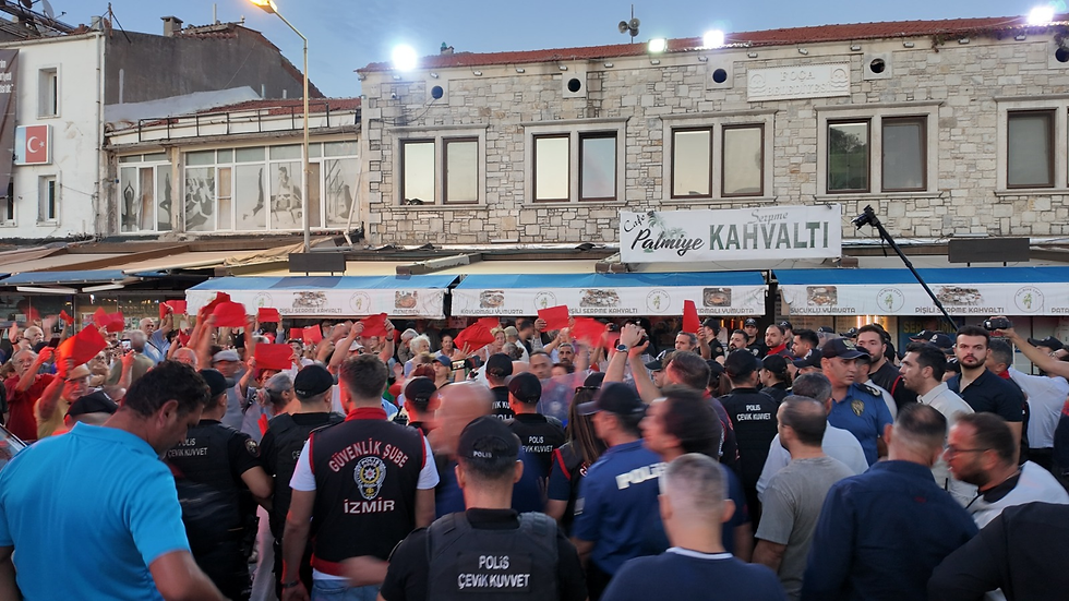 Şampiyona açılışında Saniye Bora Fıçı’ya kırmızı kartlı protesto